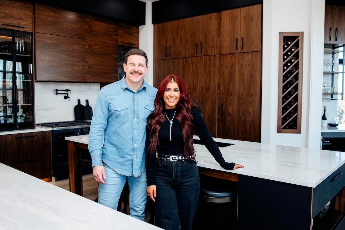 Chelsea Houska DeBoer’s Cowboy Contemporary Style And Real-Life Chaos