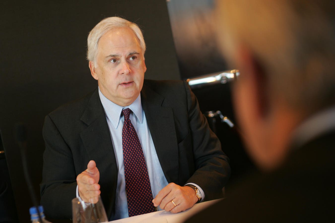 How Fred Smith Built FedEx Into A Giant